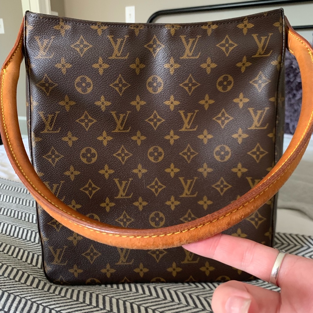 LOUIS VUITTON Monogram Looping GM